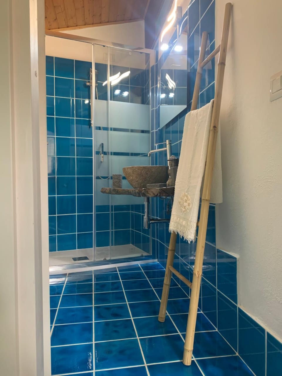 Shower, Bathroom, towels