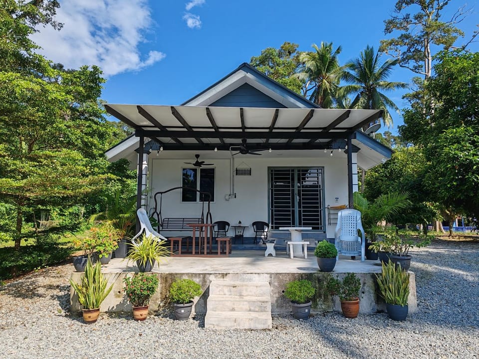 Property building, Day, Garden, Garden view