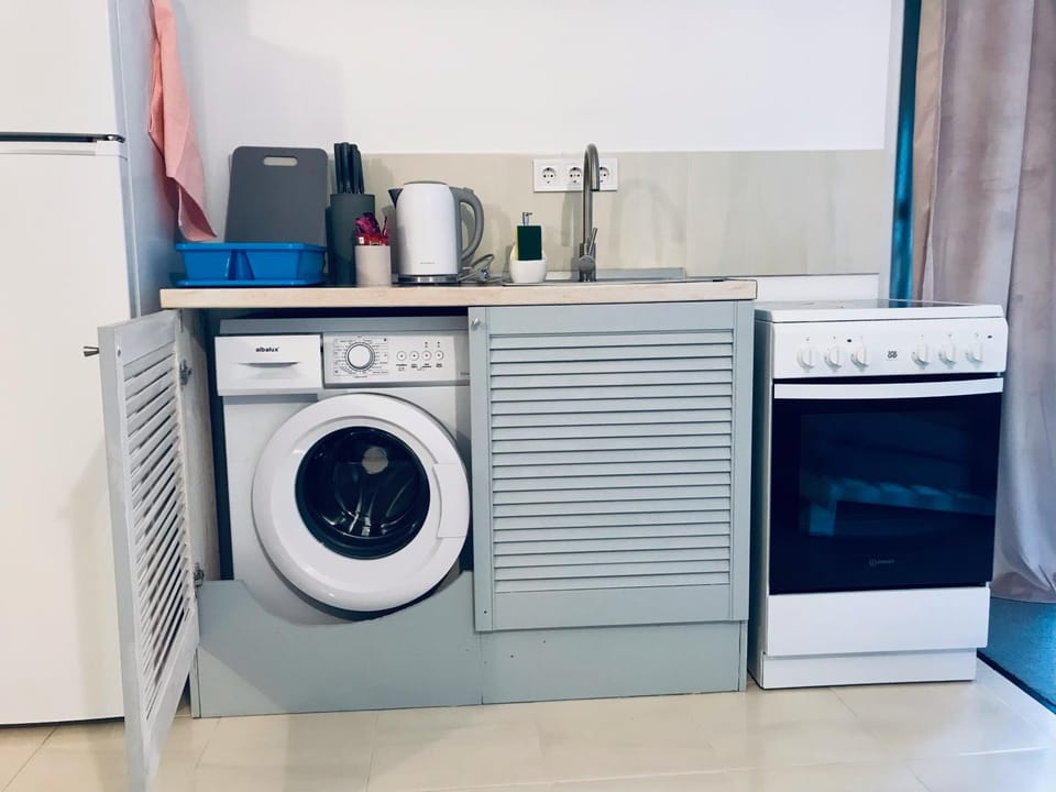Coffee/tea facilities, Kitchen or kitchenette, washing machine