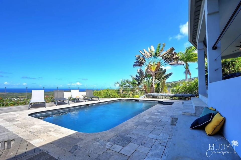 VILLA JÎVANA and its panoramic view Villa in Réunion