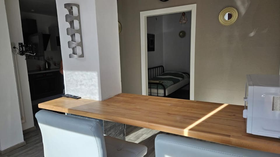 Lounge or bar, minibar