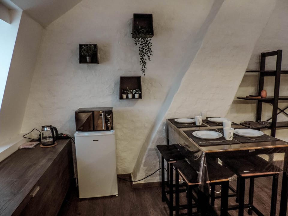 Coffee/tea facilities, Dining area, minibar