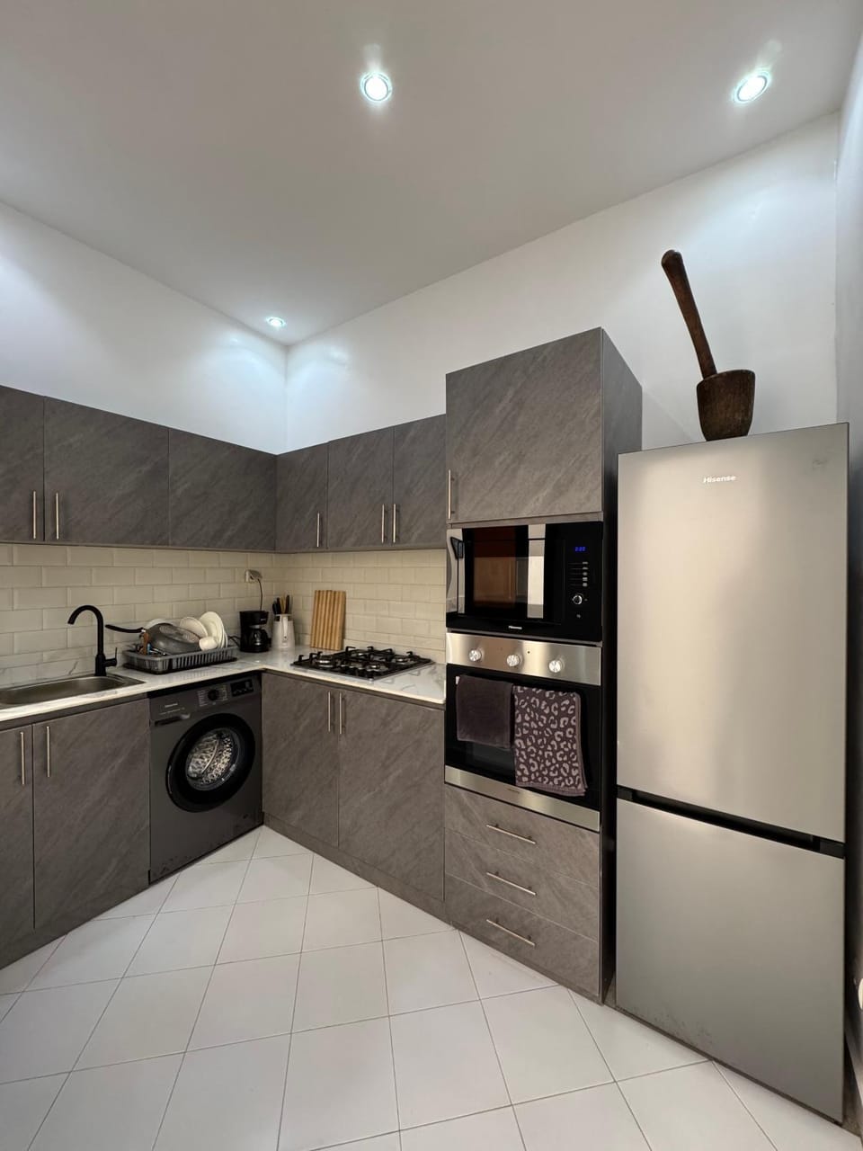 WHITE FLAT ALMADIES Apartment in Dakar