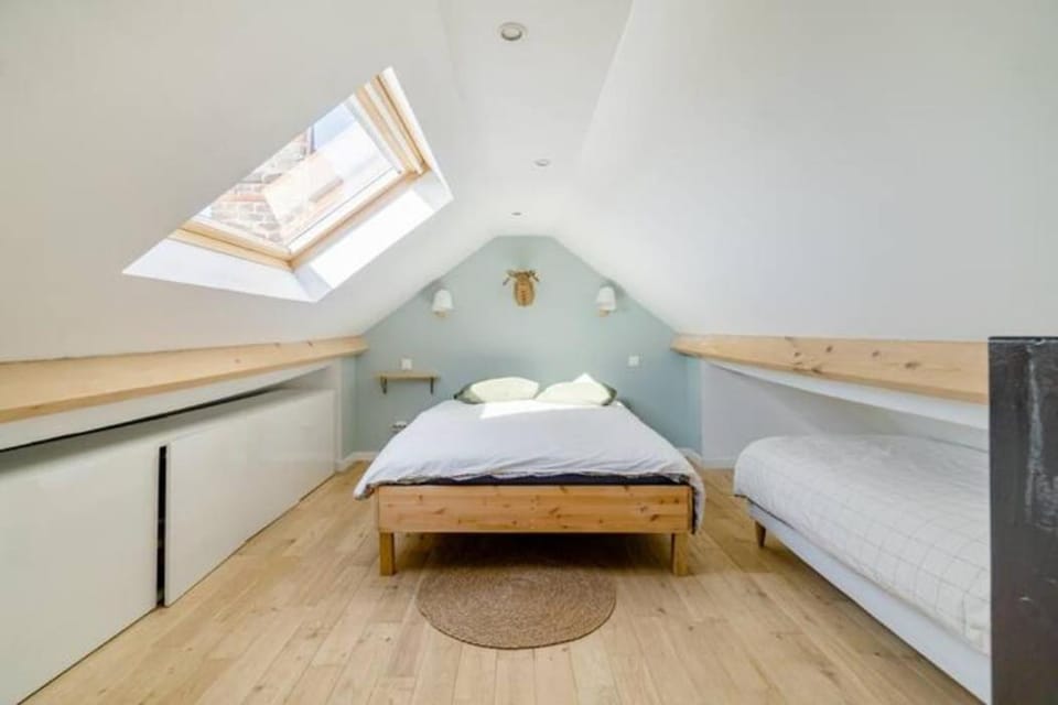 Bed, Photo of the whole room, Bedroom