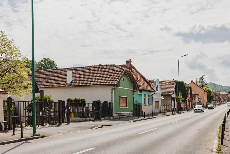 Day, Neighbourhood, Street view, Location