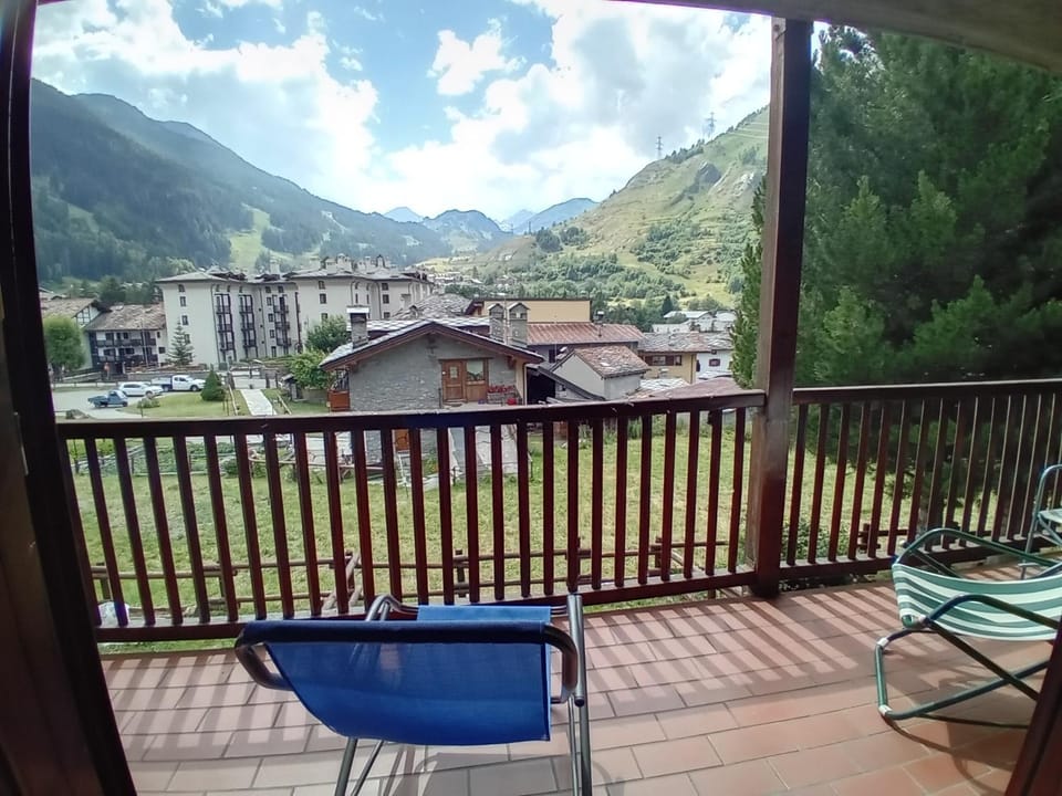Spring, Day, Natural landscape, View (from property/room), Balcony/Terrace, Mountain view
