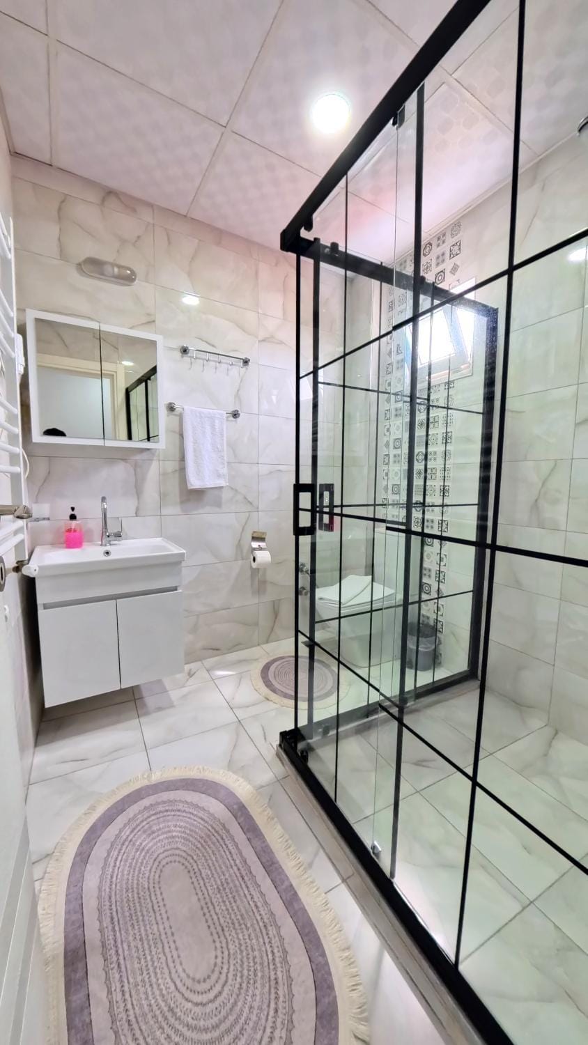 Shower, Bathroom, towels