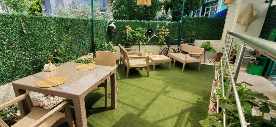 Garden, Seating area