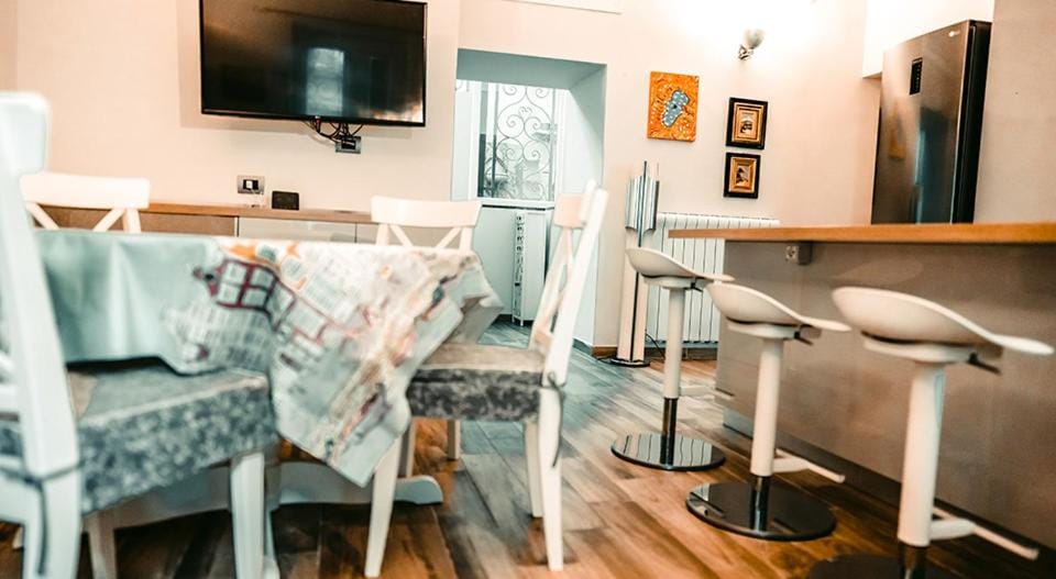 TV and multimedia, Kitchen or kitchenette, Living room, Dining area