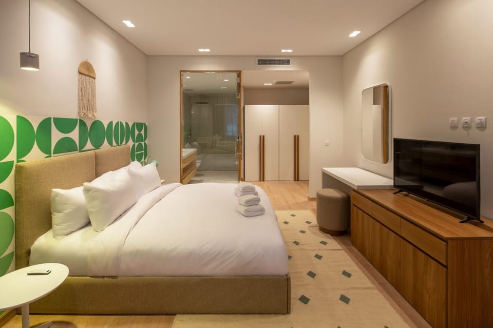 Bed, TV and multimedia, Photo of the whole room, Bedroom, air conditioner