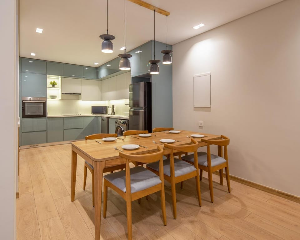Kitchen or kitchenette, Dining area, oven, stove