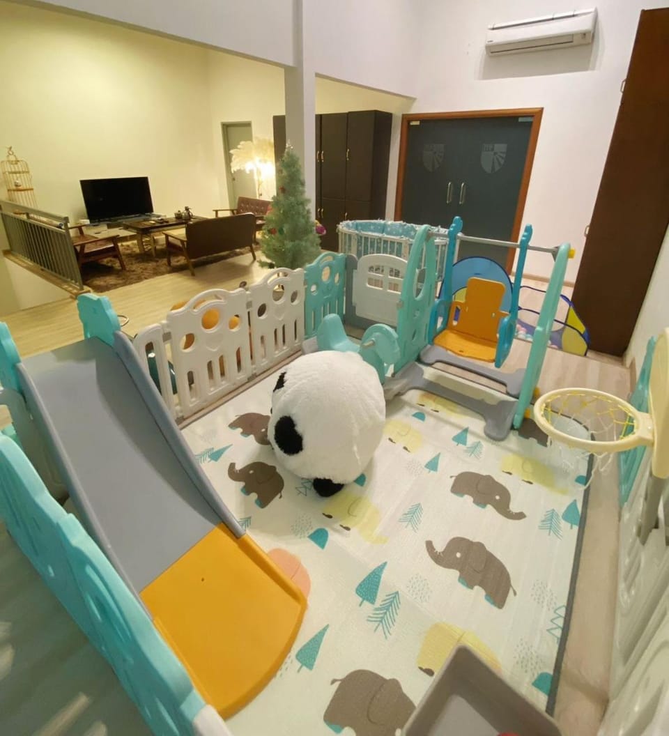 TV and multimedia, Living room, Kids's club