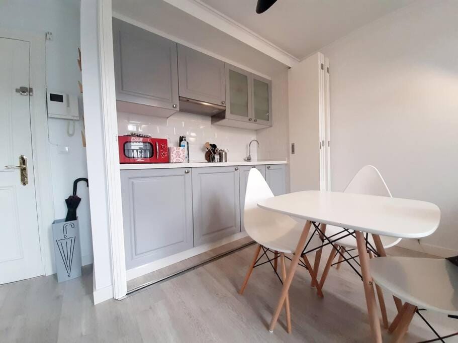 P Sanz 1, 405 by YBH Apartment in Vigo