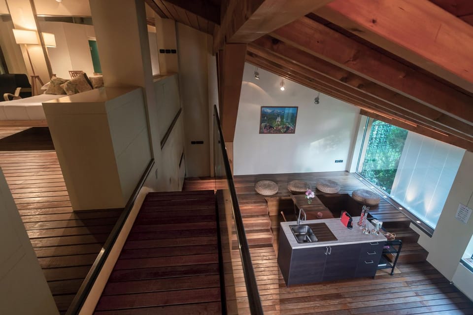 Kitchen or kitchenette, Living room, Seating area, Dining area