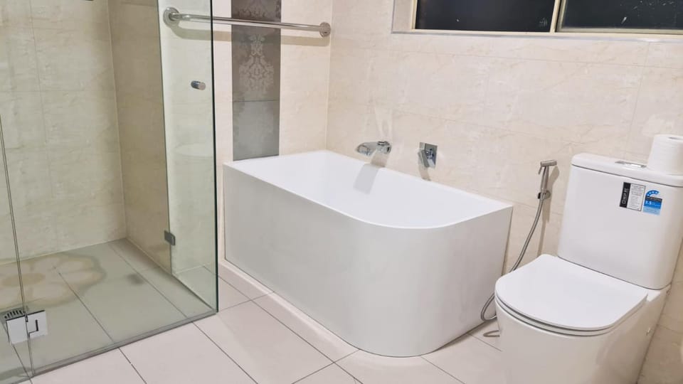 3 Bed Room, Luxury Home House in Sydney