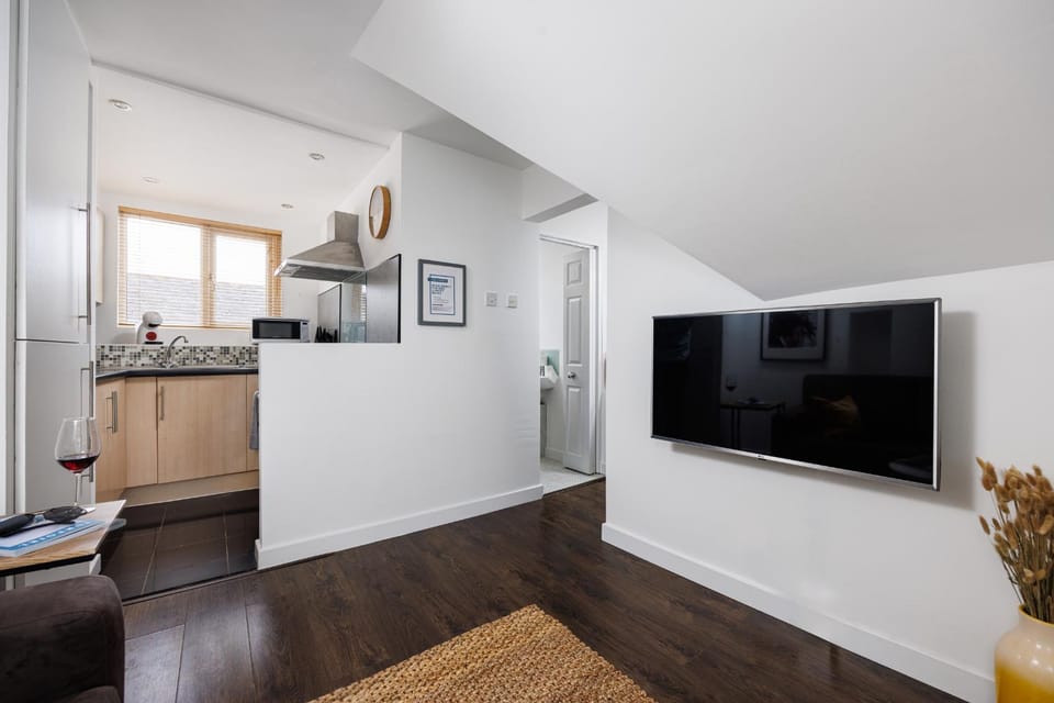 TV and multimedia, Living room, minibar, kitchen
