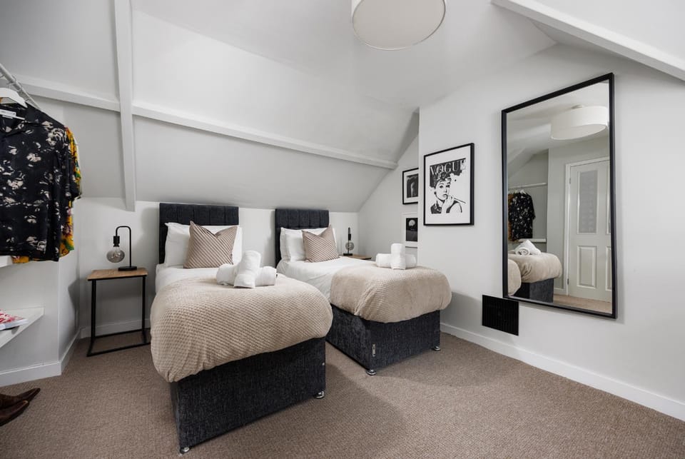 Bed, Bedroom