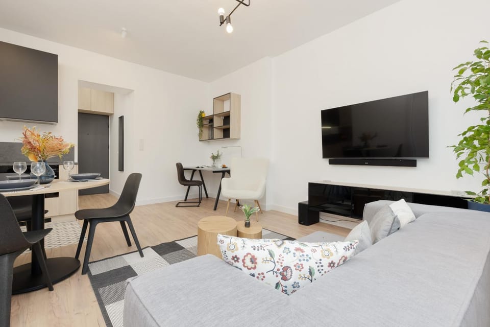 Communal lounge/ TV room, TV and multimedia, Living room