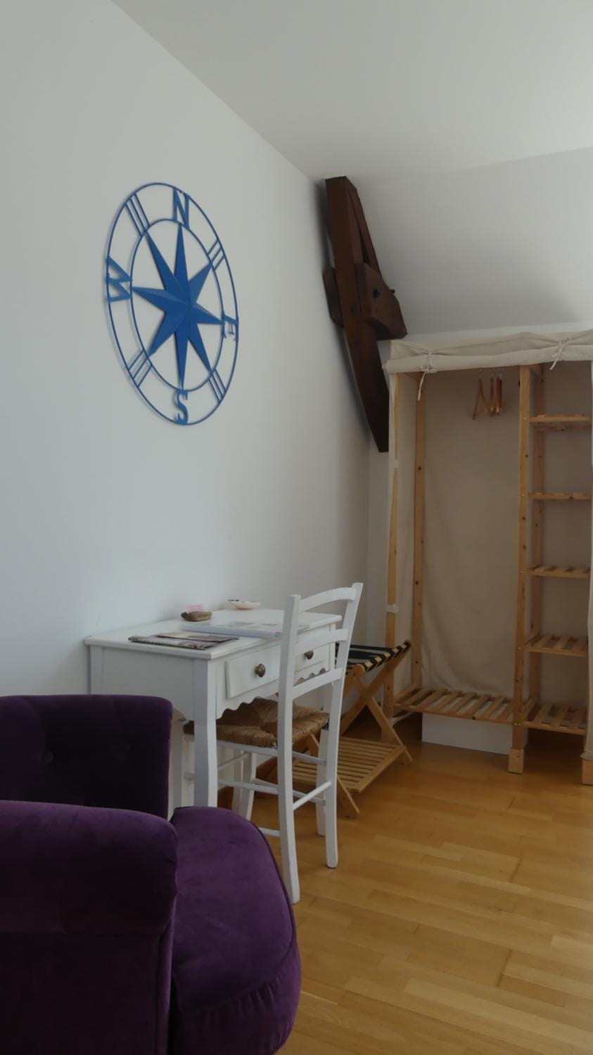 Seating area, Bedroom