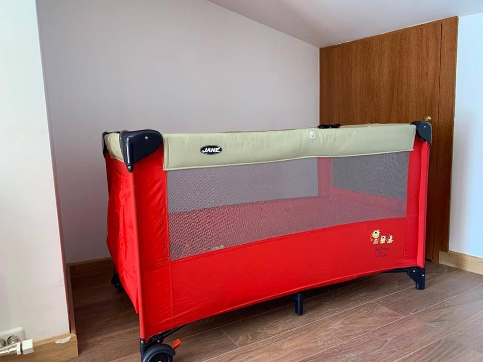 ApartaMonti Dúplex Apartment in Ripollès