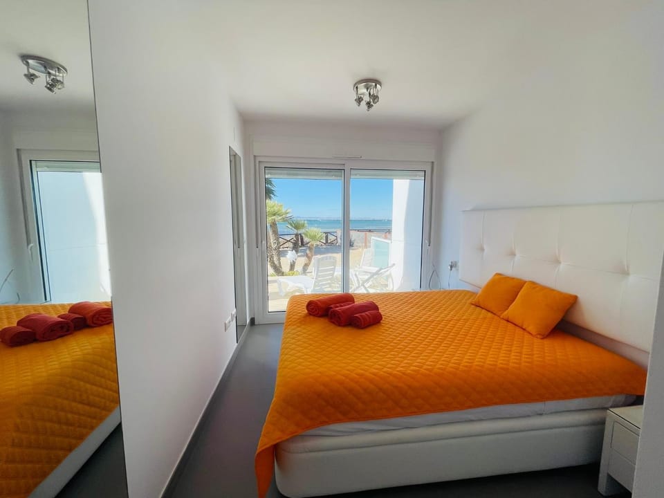 Bed, Photo of the whole room, Bedroom, Sea view