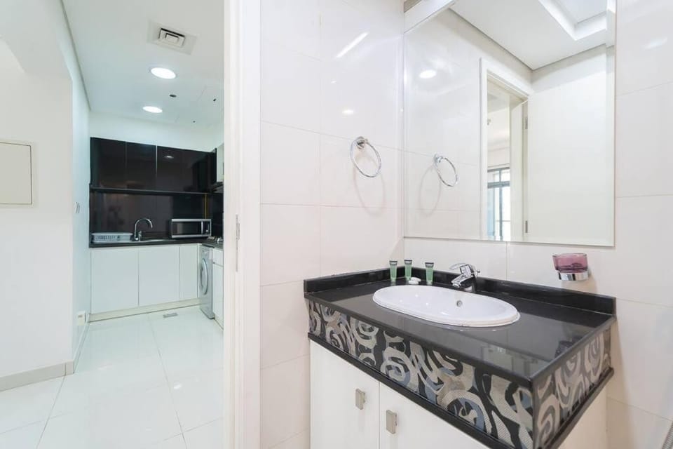 StoneTree - Elegant Studio in Business Bay Apartment in Dubai
