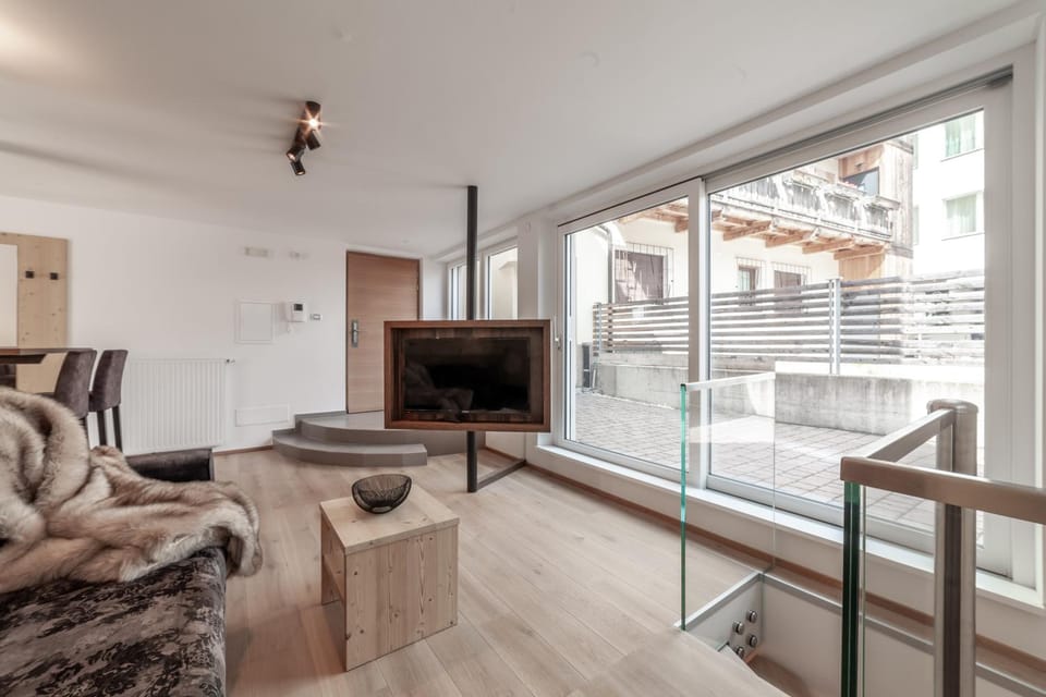 TV and multimedia, Seating area