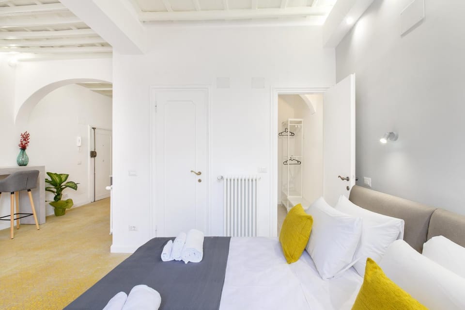 Bed, Living room, Photo of the whole room, Bedroom, internet, towels