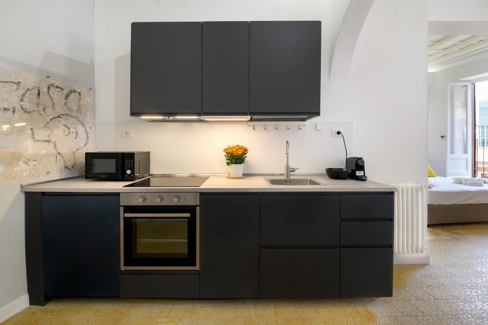 Kitchen or kitchenette