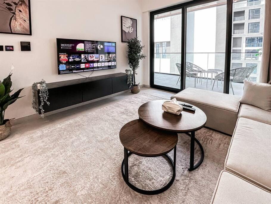 Communal lounge/ TV room, TV and multimedia, Living room, Seating area, Evening entertainment