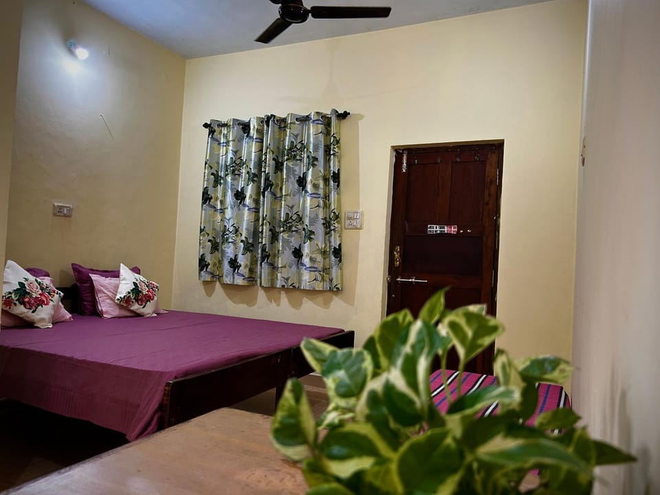 Photo of the whole room, Bedroom, fireplace