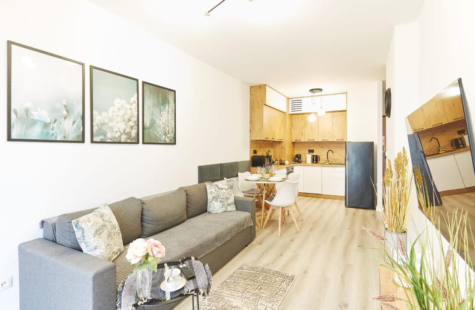 Kitchen or kitchenette, Living room, Dining area