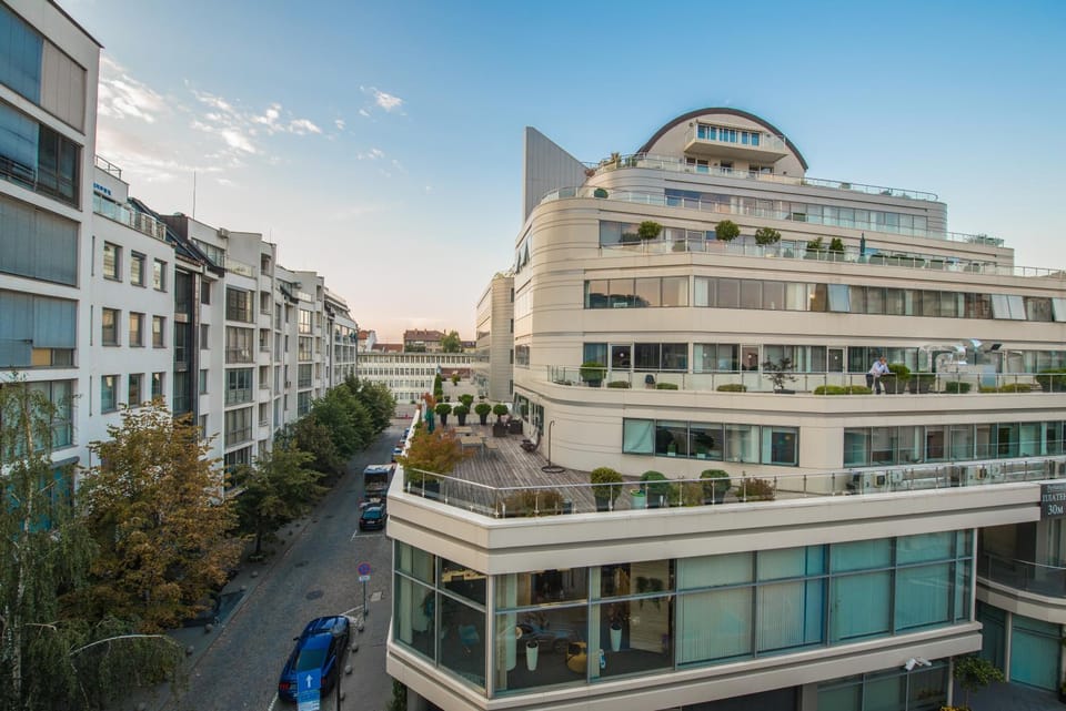 City view, Street view