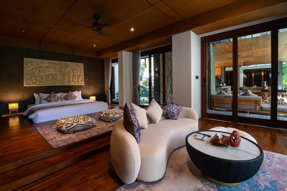 Bedroom, Pool view
