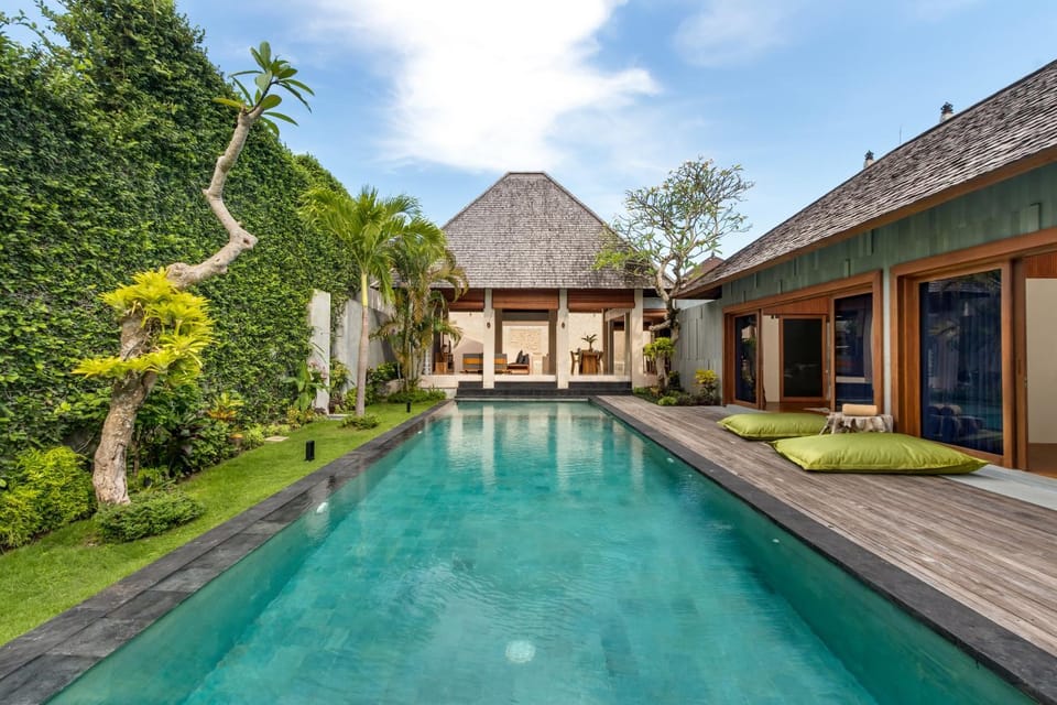 Garden, Garden view, Pool view, Swimming pool, sunbed