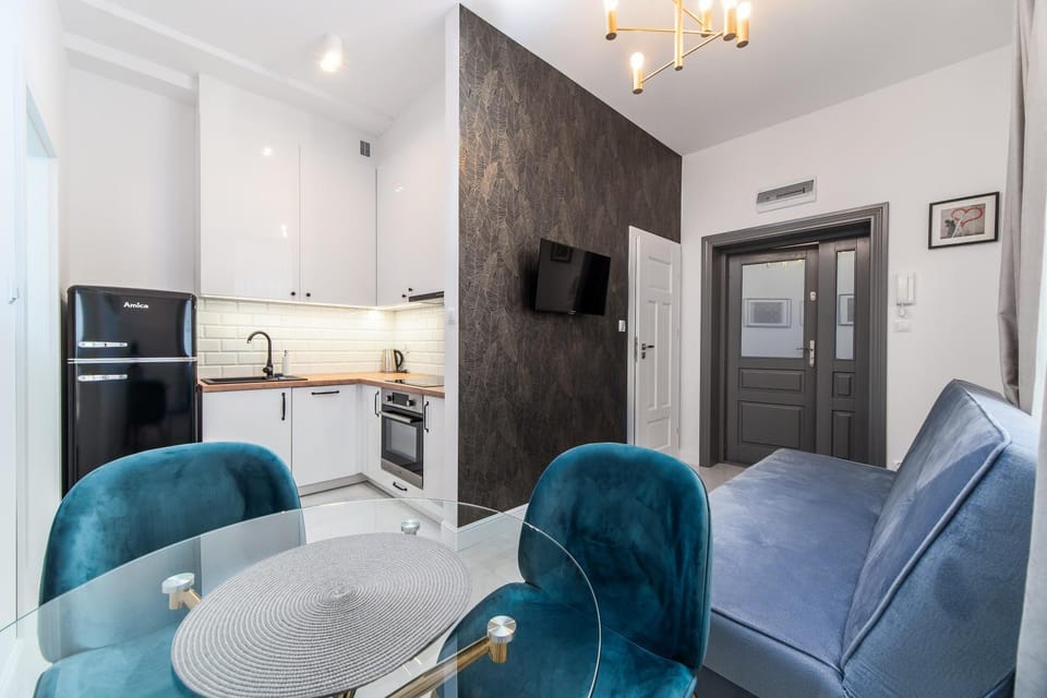 TV and multimedia, Kitchen or kitchenette, Living room, Seating area