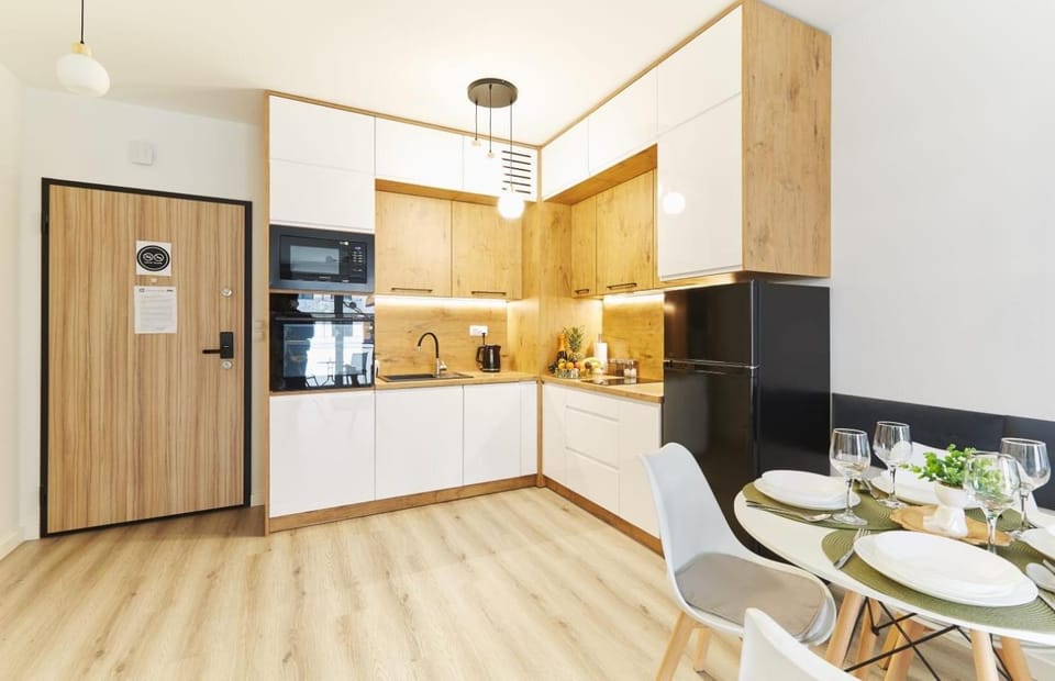 Coffee/tea facilities, Dining area, oven, stove