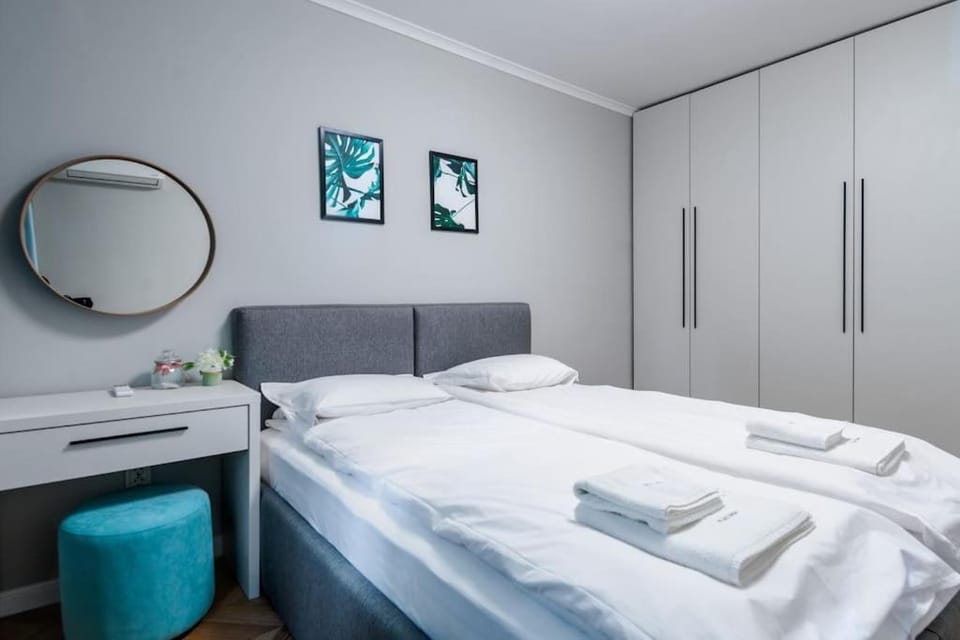 Bed, Photo of the whole room, Bedroom, towels, wardrobe