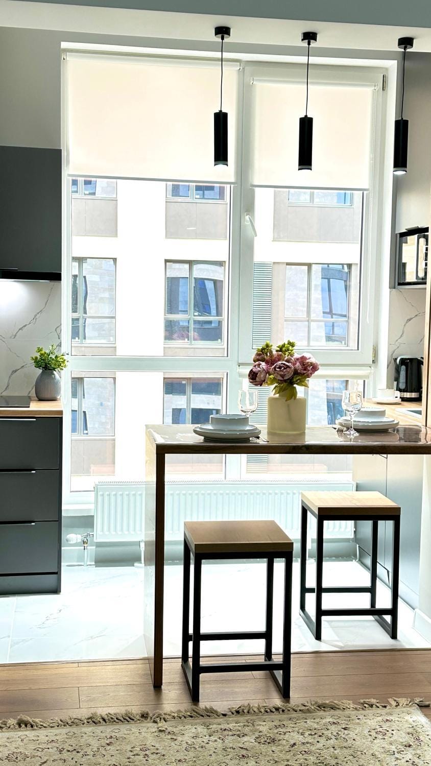 Kitchen or kitchenette, Dining area, minibar, stove
