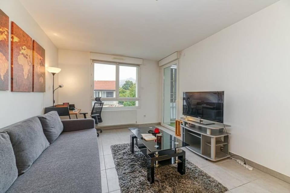 Bel appartement-garage privé-balcon-wifi fibre Apartment in Grenoble