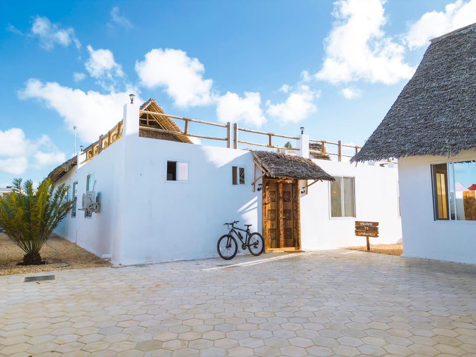 Property building, Day, Cycling