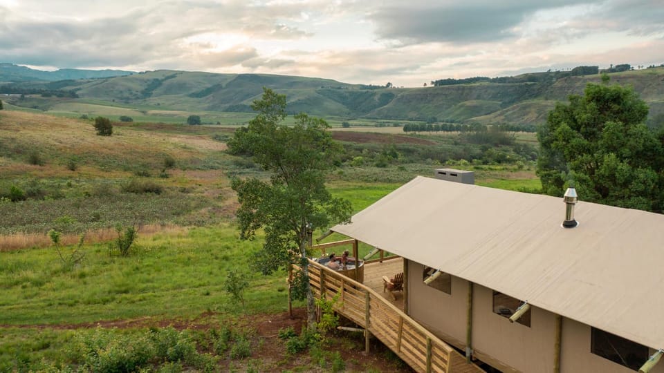 Property building, Natural landscape, Mountain view
