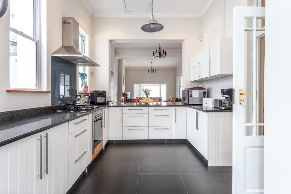 Coffee/tea facilities, minibar, pet friendly, stove, toaster, kitchen