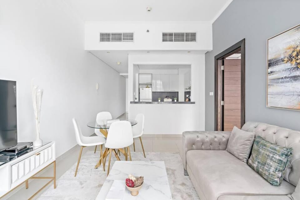 StoneTree - Modern 1BR near Dubai Marina Mall Apartment in Dubai