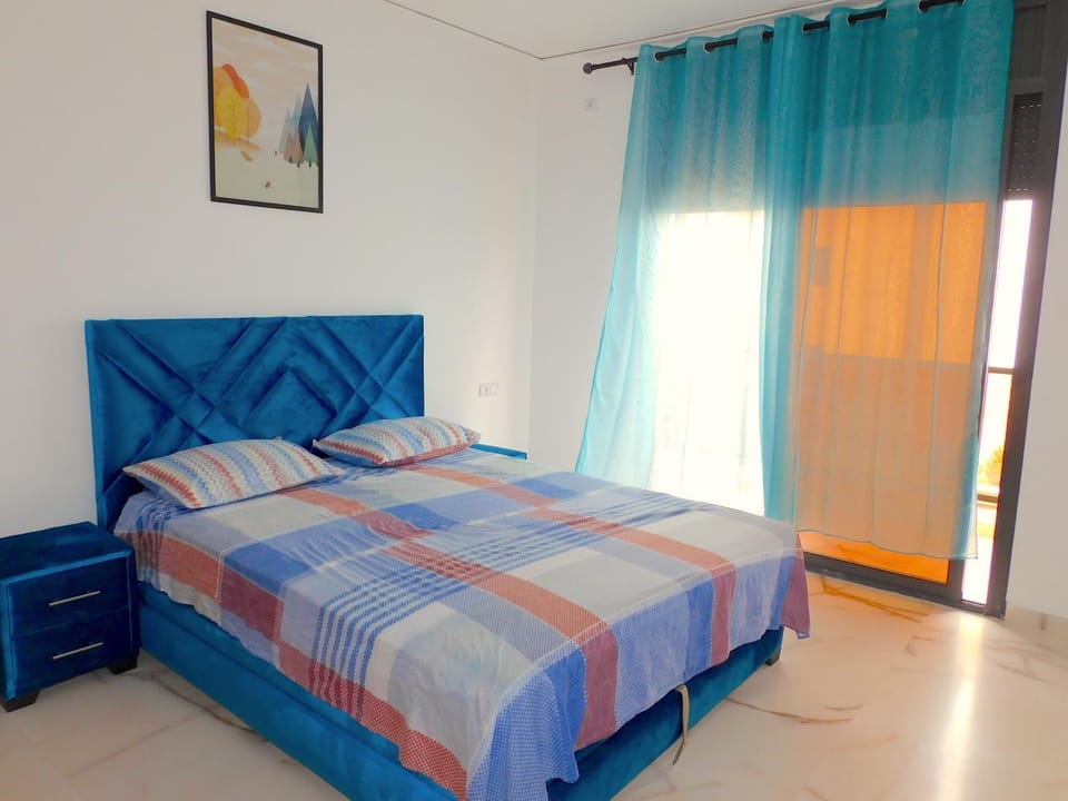 Bed, Photo of the whole room, Bedroom, heating, air conditioner