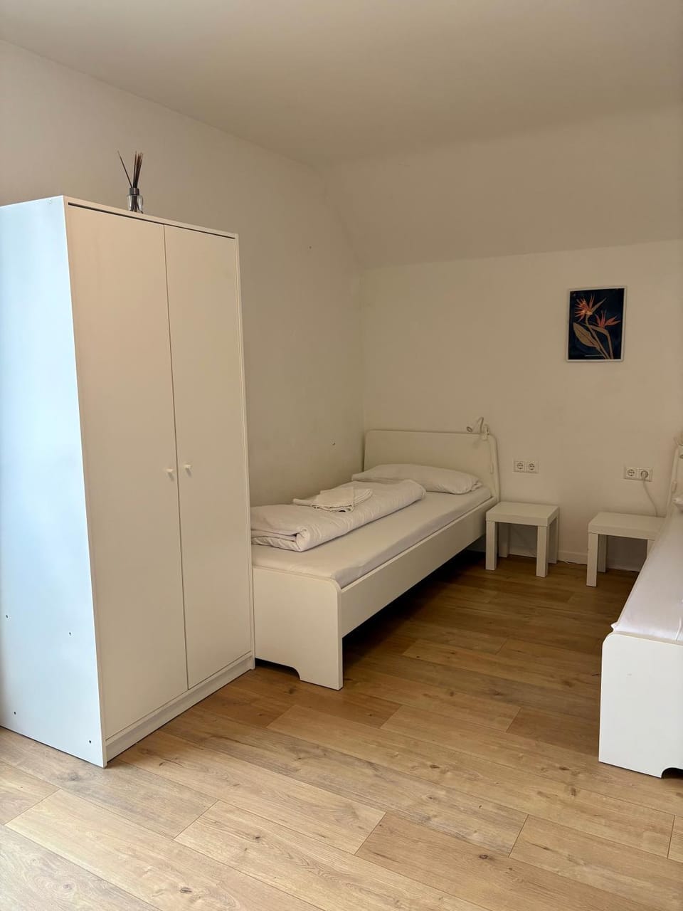 Bed, Photo of the whole room, Bedroom, wardrobe