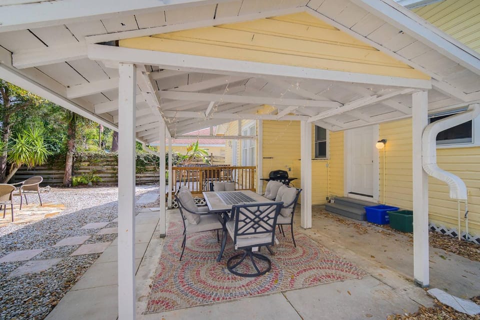 Sunshine Bungalow House in Sarasota
