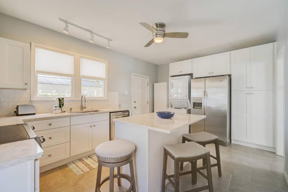 Sunshine Bungalow House in Sarasota