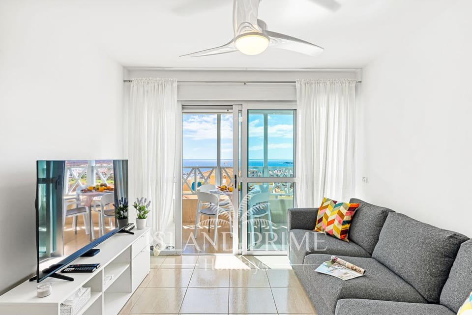 TV and multimedia, Balcony/Terrace, Living room, Seating area, Dining area, fireplace