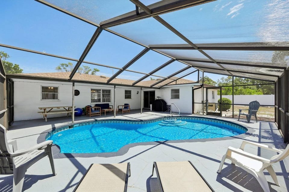 Lazy Manatee Pool Home House in Bradenton
